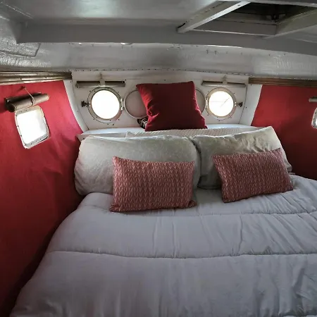 Boat Sitges Experience Botel