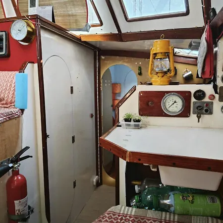 Boat Sitges Experience Hotel en barco *