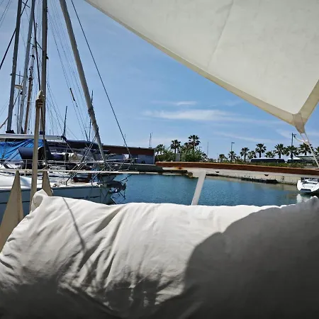 Hotel en barco Boat Sitges Experience